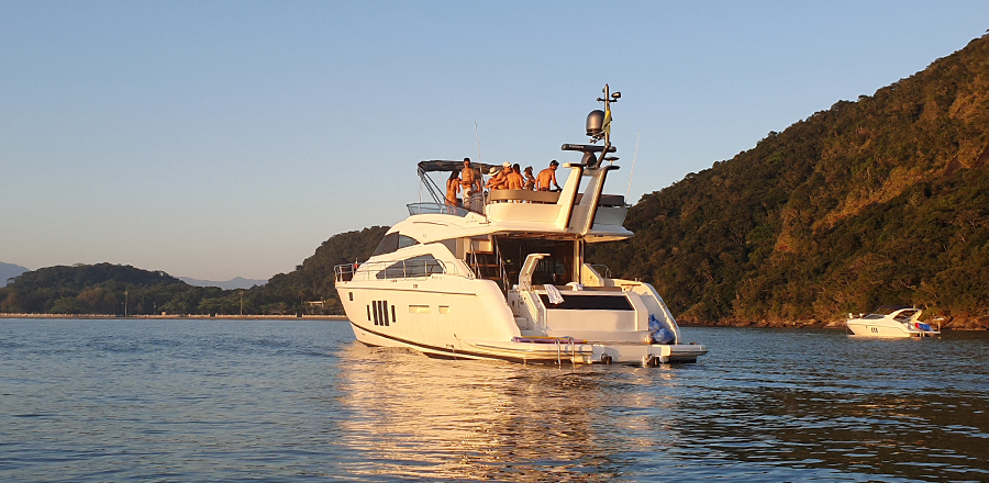 Aluguel-de-Lancha-Fairline-60-Guarujá-03