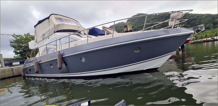 Aluguel-de-Lancha-em-Guarujá-Phantom-500-Fly-2-1